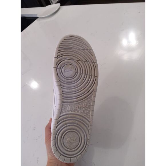 Nike Air Court Borough Mid 2 basketball athletic shoe Triple White 7Y/M-8.5 W - Picture 7 of 7